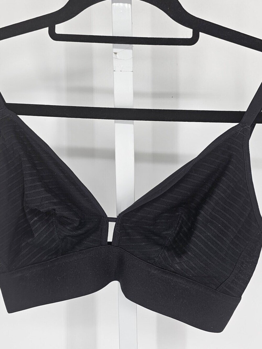 Lively Womens Sz S Unlined Triangle T Shirt Bra Black